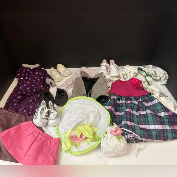 Miscellaneous Doll‎ Clothes - Picture 1 of 14